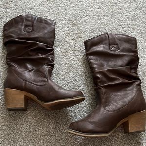 Brown cowgirl boots